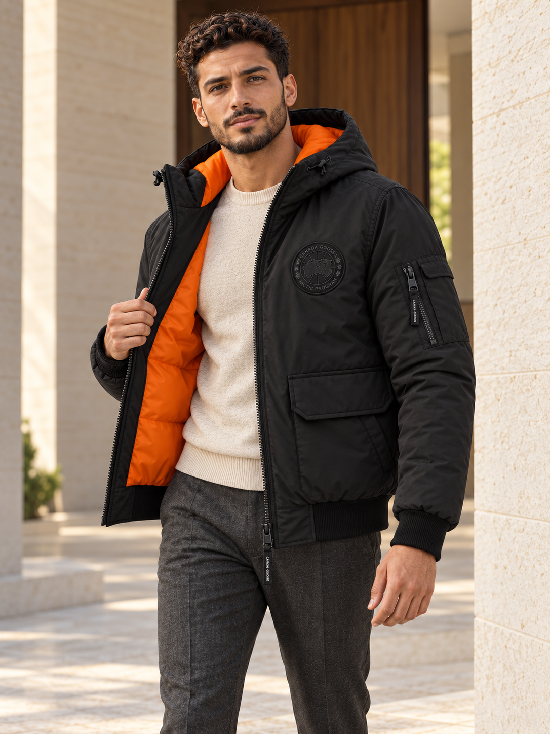 Bomber noir à capuche — Doublure orange